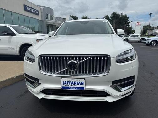 2024 Volvo XC90 Recharge Plug-In Hybrid T8 Plus Bright Theme 7 Passenger