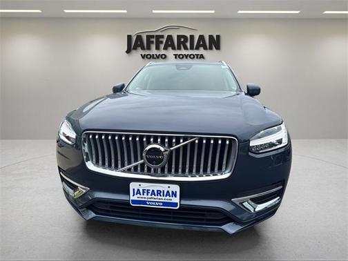 2024 Volvo XC90 B6 Plus Bright Theme 7-Seater