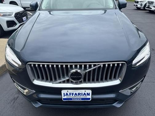 2024 Volvo XC90 B6 Plus Bright Theme 7-Seater