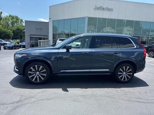 2024 Volvo XC90 B6 Plus Bright Theme 7-Seater