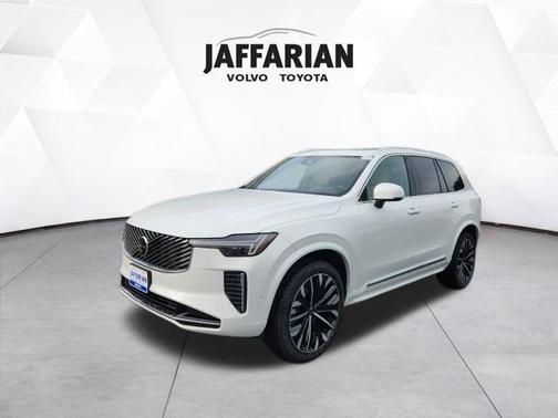 2026 Volvo XC90 B6 Plus 7-Seater