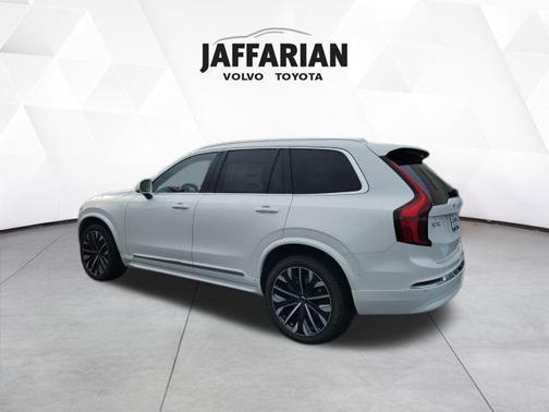 2026 Volvo XC90 B6 Plus 7-Seater
