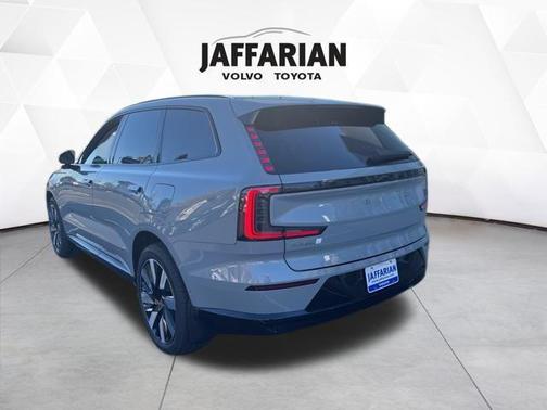 2025 Volvo EX90 Twin Motor Performance Plus