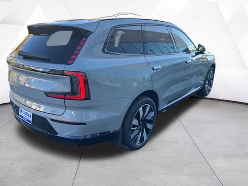 2025 Volvo EX90 Twin Motor Performance Plus
