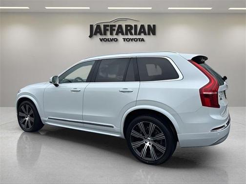 2022 Volvo XC90 T6 Inscription 7 Passenger