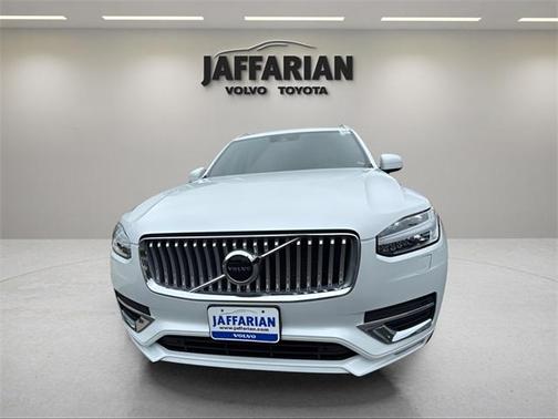 2022 Volvo XC90 T6 Inscription 7 Passenger