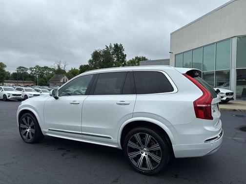 2022 Volvo XC90 T6 Inscription 7 Passenger