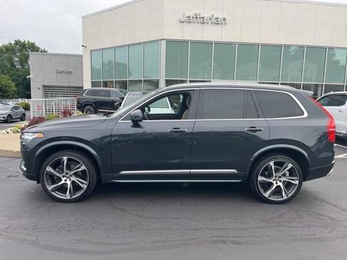 2021 Volvo XC90 T6 Inscription 7 Passenger