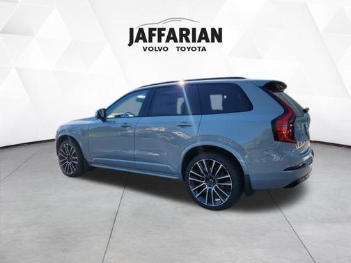 2026 Volvo XC90 B6 Ultra Dark Theme 7-Seater