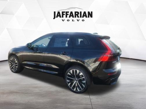 2026 Volvo XC60 B5 Ultra