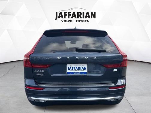 2022 Volvo XC60 Recharge Plug-In Hybrid T8 Inscription