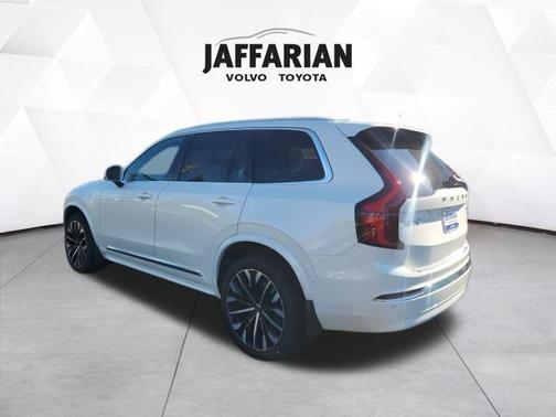 2026 Volvo XC90 B5 Ultra 7-Seater