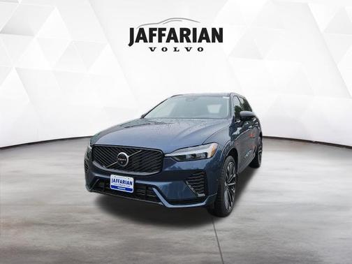 Denim Blue Metallic 2026 Volvo XC60 Plug-In Hybrid T8 Ultra