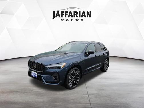 Denim Blue Metallic 2026 Volvo XC60 Plug-In Hybrid T8 Ultra