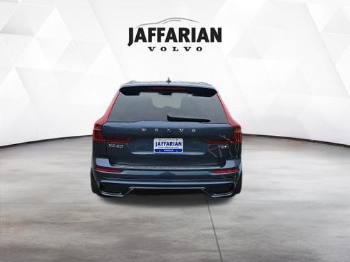 Denim Blue Metallic 2026 Volvo XC60 Plug-In Hybrid T8 Ultra