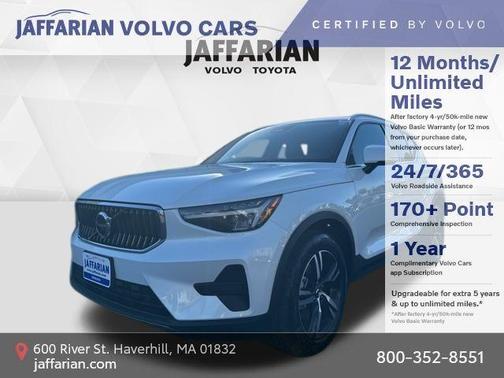 2025 Volvo XC40 B5 Core Bright Theme