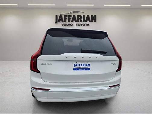 2025 Volvo XC90 Plug-In Hybrid T8 Plus 7-Seater