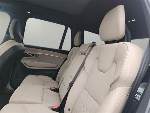 2025 Volvo XC90 Plug-In Hybrid T8 Plus 7-Seater