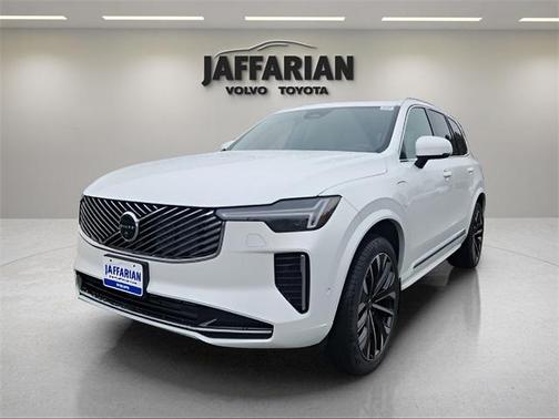 2025 Volvo XC90 Plug-In Hybrid T8 Plus 7-Seater