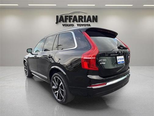 2023 Volvo XC90 B6 Plus 6-Seater