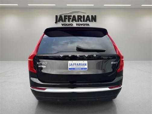 2023 Volvo XC90 B6 Plus 6-Seater