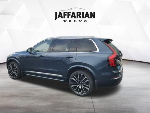 2026 Volvo XC90 B6 Plus 6-Seater