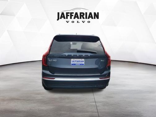 2026 Volvo XC90 B6 Plus 6-Seater