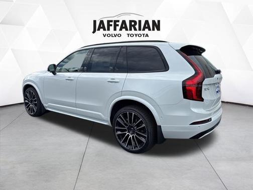 2026 Volvo XC90 B6 Ultra Dark Theme 7-Seater