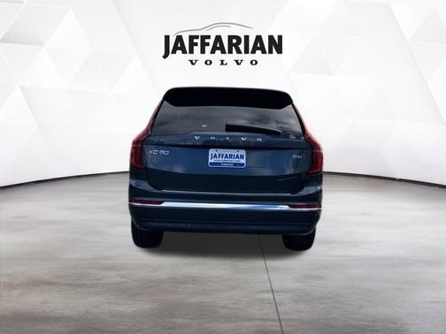 2026 Volvo XC90 B6 Plus 6-Seater