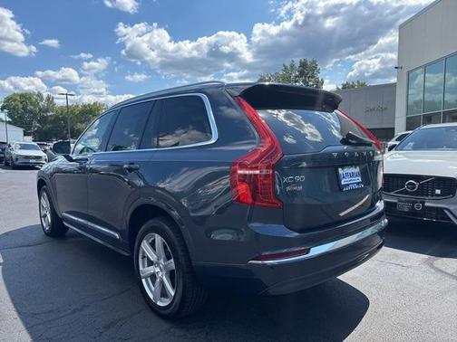 2024 Volvo XC90 B5 Core Bright Theme