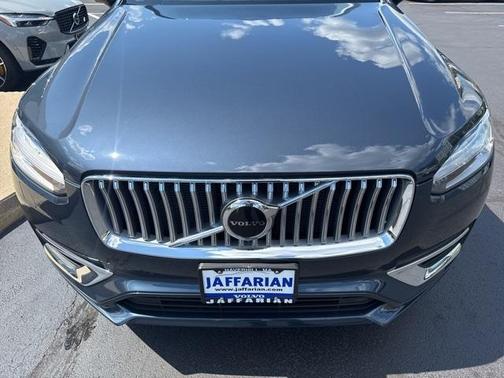 2024 Volvo XC90 B5 Core Bright Theme