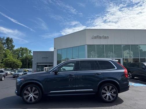 2024 Volvo XC90 B6 Plus Bright Theme 7-Seater