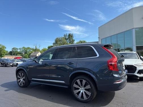2024 Volvo XC90 B6 Plus Bright Theme 7-Seater
