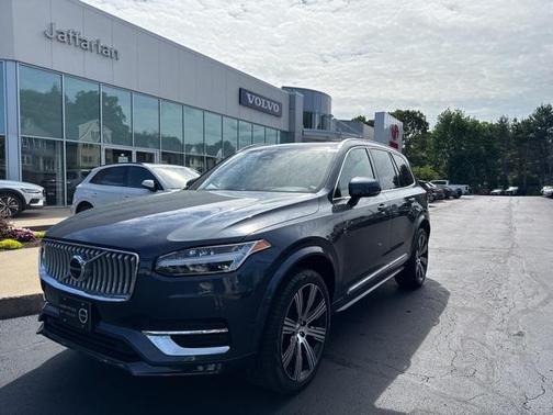 2024 Volvo XC90 B6 Plus Bright Theme 7-Seater