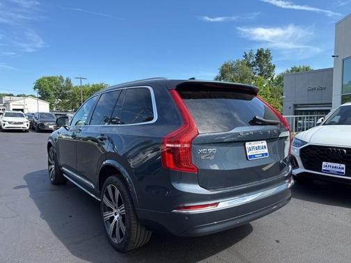 2024 Volvo XC90 B6 Plus Bright Theme 7-Seater