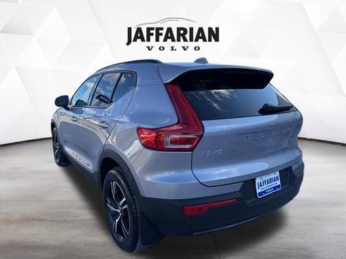 2026 Volvo XC40 B5 Core