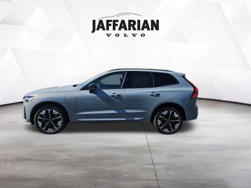 Vapour Grey Metallic 2026 Volvo XC60 Plug-In Hybrid Plus, T8 AWD Electric/Gasoline, Dark