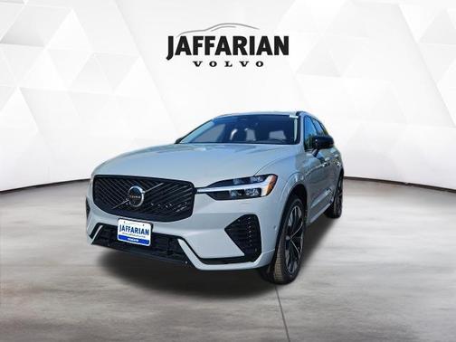 Vapour Grey Metallic 2026 Volvo XC60 Plug-In Hybrid Plus, T8 AWD Electric/Gasoline, Dark