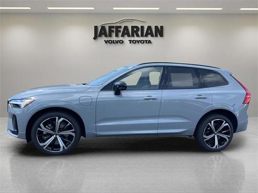 2025 Volvo XC60 Plug-In Hybrid T8 Ultra