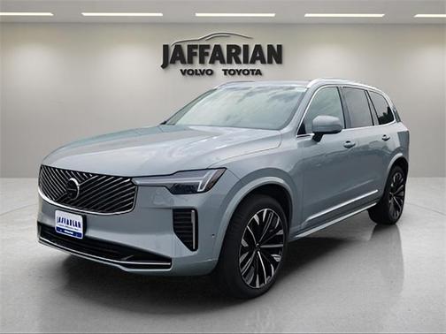 2025 Volvo XC90 B6 Plus 7-Seater