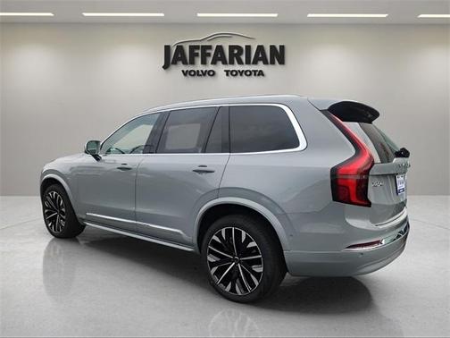 2025 Volvo XC90 B6 Plus 7-Seater