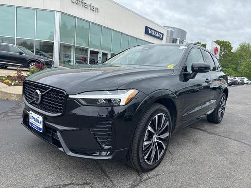 2023 Volvo XC60 B5 Plus Dark Theme