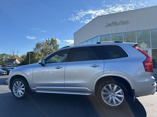 2018 Volvo XC90 T6 Momentum