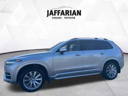 2018 Volvo XC90 T6 Momentum