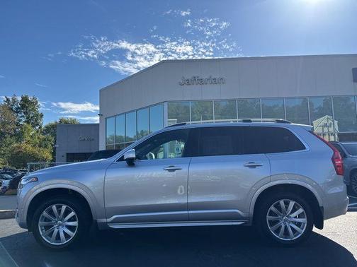 2018 Volvo XC90 T6 Momentum