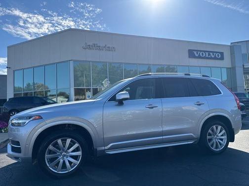 2018 Volvo XC90 T6 Momentum