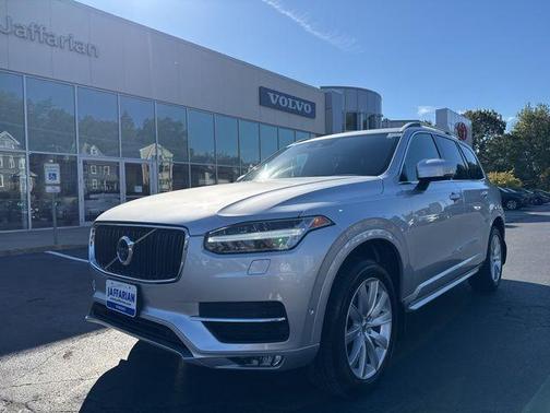 2018 Volvo XC90 T6 Momentum