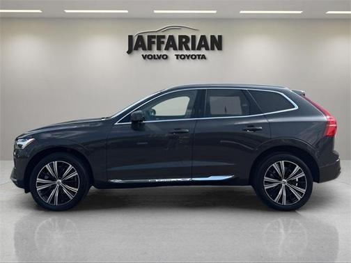2022 Volvo XC60 B6 Inscription