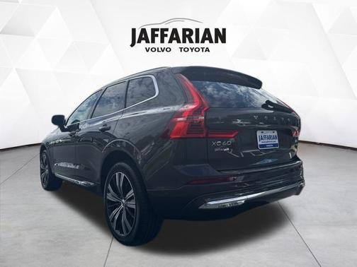 2023 Volvo XC60 B5 Plus Bright Theme