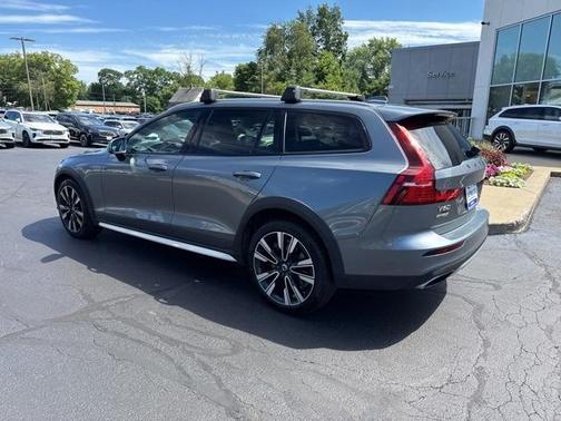2020 Volvo V60 Cross Country T5